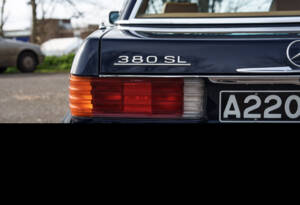 Bild 12/27 von Mercedes-Benz 380 SL (1984)