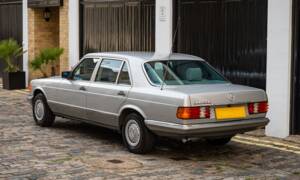Obraz 3/50 pojazdu Mercedes-Benz 500 SEL (1984)