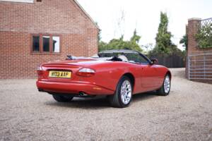 Image 8/50 de Jaguar XKR (2000)