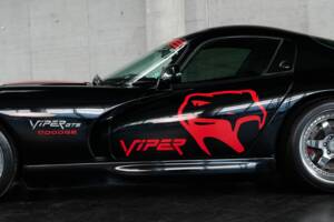 Image 8/50 of Dodge Viper GTS (2005)