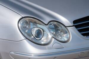 Image 30/50 of Mercedes-Benz CLK 55 AMG (2003)