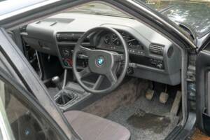Immagine 49/50 di BMW 320i (1986)