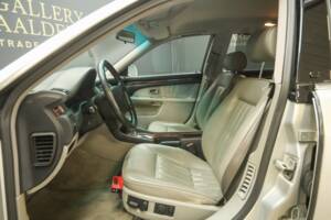 Immagine 30/50 di Audi A8 4.2 quattro (1995)