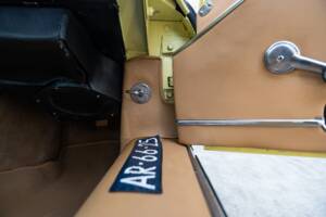 Image 65/78 de Jaguar E-Type (1969)