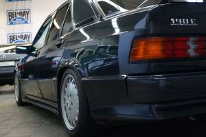 Image 9/38 of Mercedes-Benz 190 E 2.5-16 (1992)