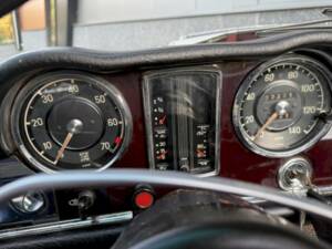 Image 19/36 de Mercedes-Benz 280 SL (1969)