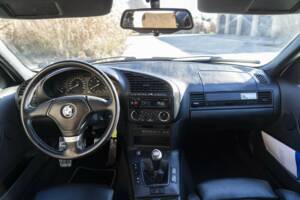 Bild 39/50 von BMW 318is "Class II" (1994)