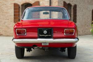 Afbeelding 8/50 van Alfa Romeo Giulia 1600 Sprint GT Veloce (1967)