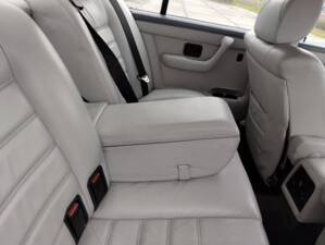 Bild 102/113 von BMW 735i (1986)