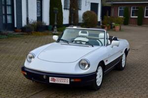 Immagine 2/18 di Alfa Romeo 2.0 Spider (1991)