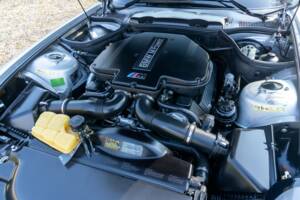 Image 18/50 of BMW Z8 (2002)