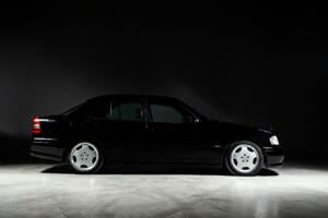 Image 1/29 of Mercedes-Benz C 36 AMG (1994)