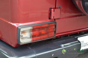 Immagine 47/49 di Mercedes-Benz 230 GE (SWB) (1993)