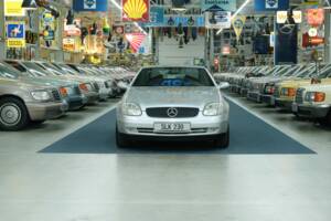 Immagine 7/50 di Mercedes-Benz SLK 230 Kompressor (1996)