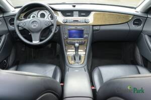 Bild 12/50 von Mercedes-Benz CLS 350 CGI (2008)