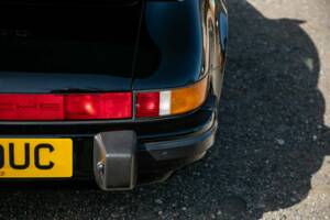 Immagine 19/41 di Porsche 911 Carrera 3.2 (1988)