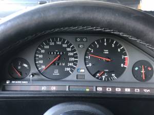 Image 15/27 of BMW M3 (1987)