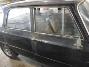 Image 4/40 of Alfa Romeo Giulia Nuova Super 1600 (1977)