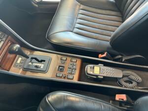 Bild 20/22 von Mercedes-Benz 300 E 4-Matic (1988)