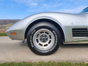 Image 23/23 of Chevrolet Corvette Stingray (1977)