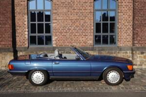 Image 6/43 of Mercedes-Benz 300 SL (1989)