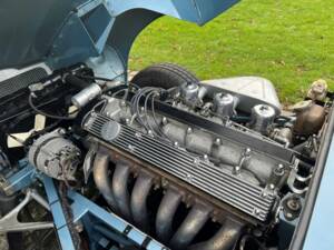 Bild 24/26 von Jaguar E-Type (1970)