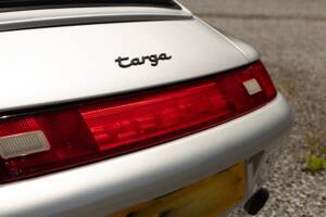 Image 23/46 de Porsche 911 Targa (1997)