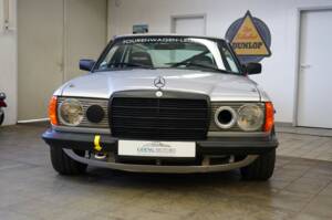 Immagine 6/40 di Mercedes-Benz 280 CE (1980)