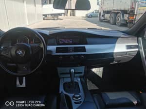 Image 21/22 of BMW 530d Touring (2005)