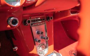 Image 41/51 of Chevrolet Corvette (1960)