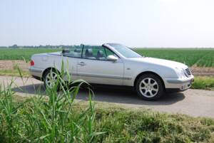 Image 8/46 of Mercedes-Benz CLK 200 (1999)