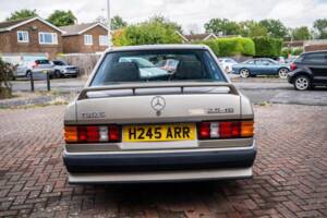 Image 17/50 of Mercedes-Benz 190 E 2.5-16 (1991)
