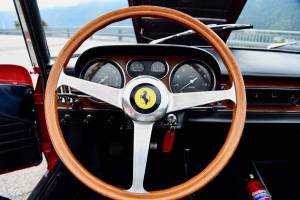 Image 43/50 of Ferrari 275 GTS (1965)
