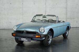 Image 3/50 of MG MGB (1976)