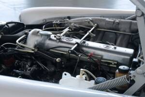 Image 35/49 of Mercedes-Benz 220 SE b (1962)