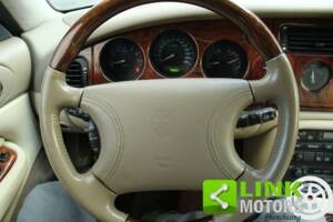 Afbeelding 10/10 van Jaguar XK8 4.0 (1997)