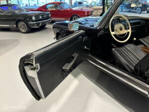 Image 14/19 of Mercedes-Benz 280 SL (1968)