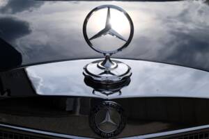Image 40/76 de Mercedes-Benz 220 S b (1963)