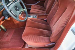 Image 27/50 de Mercedes-Benz 280 S (1988)