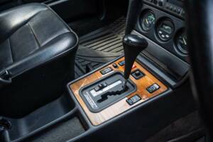 Image 37/50 of Mercedes-Benz 190 E 2.5-16 (1991)