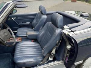 Image 27/50 of Mercedes-Benz 560 SL (1986)