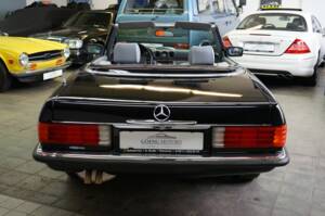Image 15/38 de Mercedes-Benz 560 SL (1987)