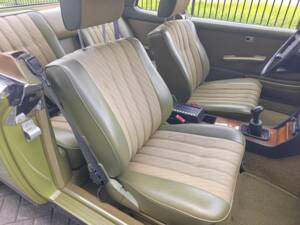Immagine 31/50 di Mercedes-Benz 230 CE (1982)