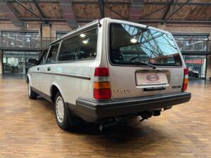 Bild 12/36 von Volvo 240 Polar (1990)