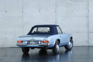 Immagine 5/40 di Mercedes-Benz 230 SL (1966)