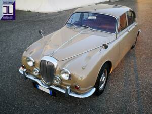 Image 9/64 of Daimler V8-250 (1969)