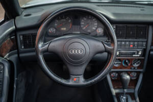 Bild 33/46 von Audi Cabriolet 2.6 (2000)