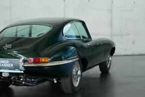 Image 36/50 de Jaguar E-Type (1970)