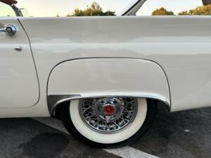 Image 15/18 of Ford Thunderbird (1957)