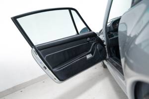 Bild 8/39 von Porsche 911 Carrera 4S (1997)